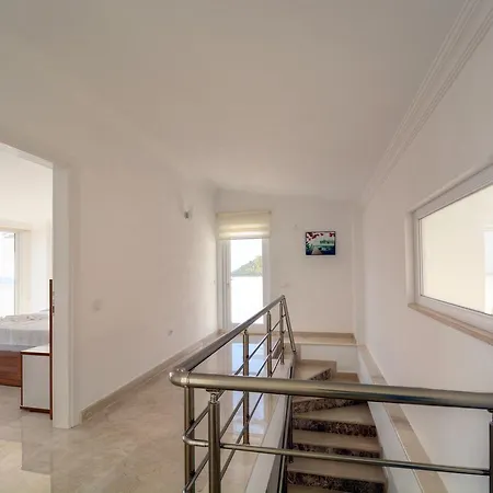 Villa Private Focus *